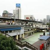 つぼみからの写真投稿 - 歩道橋から見た五反田駅東口の風景です。