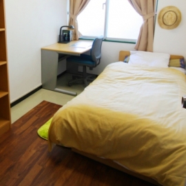 一人一部屋の完全個室！ＴＶ、エアコン、シャワー