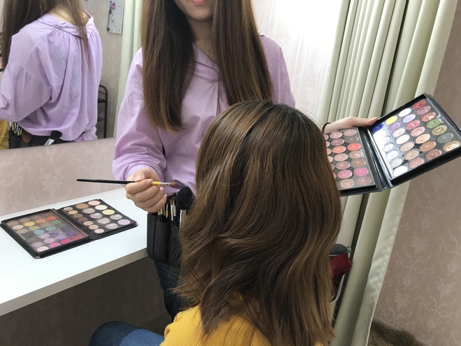 ヘアメイク常駐です