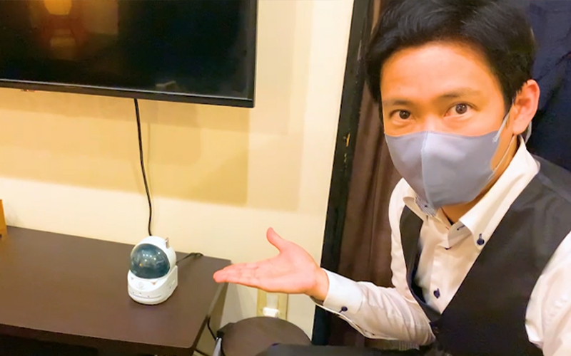 お客さんの顔をUPで確認